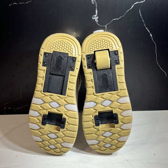 Unbranded Kid’s LED Skate Shoes Gold sz 1.5 - Picture 9 of 10